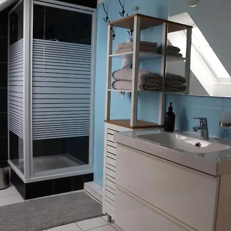 Mit Eigenem Bad Und Kueche * Burgwedel (Lower-Saxony)