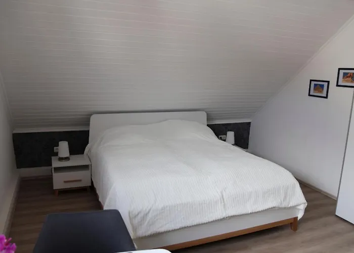 Mit Eigenem Bad Und Kueche Lägenhet Burgwedel (Lower-Saxony)