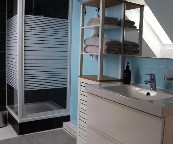 Mit Eigenem Bad Und Kueche * Burgwedel (Lower-Saxony)